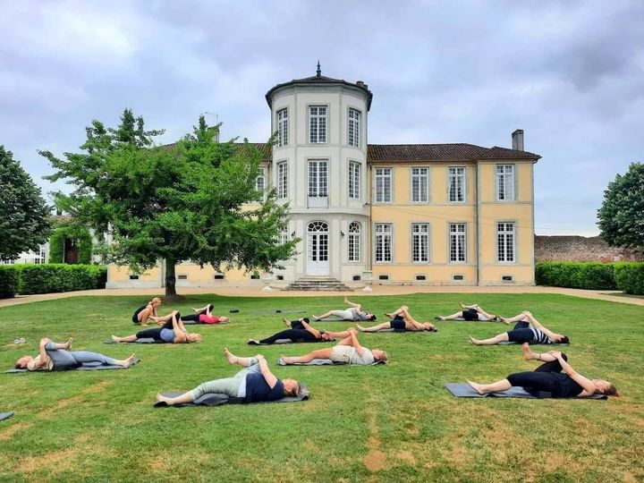 velkommen til slottsyoga i Sør-Frankrike